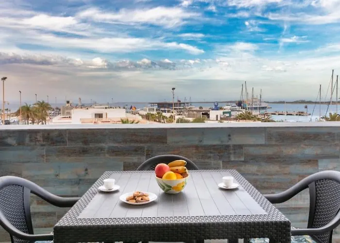 Apartamentos El Puerto, La Savina