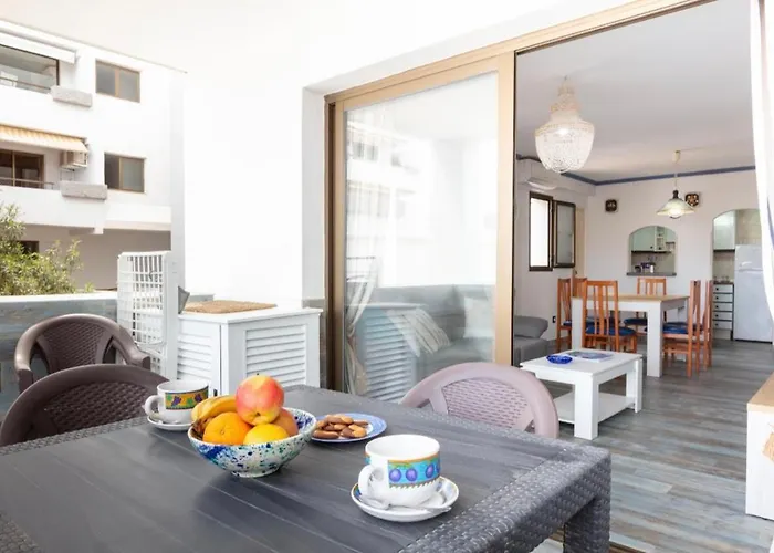 Apartamentos El Puerto, La Savina