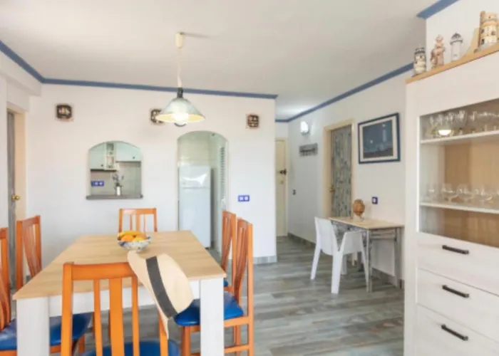 Apartamentos El Puerto, La Savina